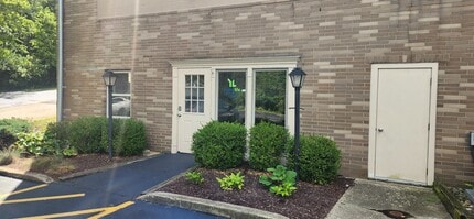 27070 Detroit Rd, Westlake, OH for lease Building Photo- Image 2 of 8