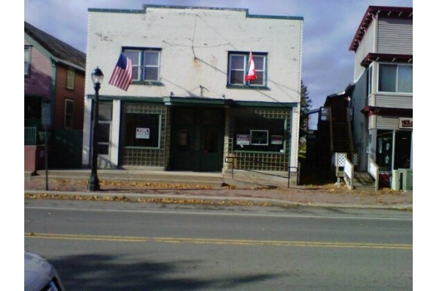 90 Lake St, Rouses Point, NY for sale - Primary Photo - Image 1 of 1