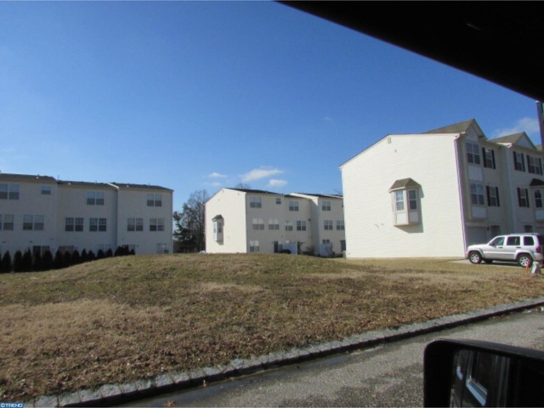 17 Victorian Way, West Deptford, NJ 08096