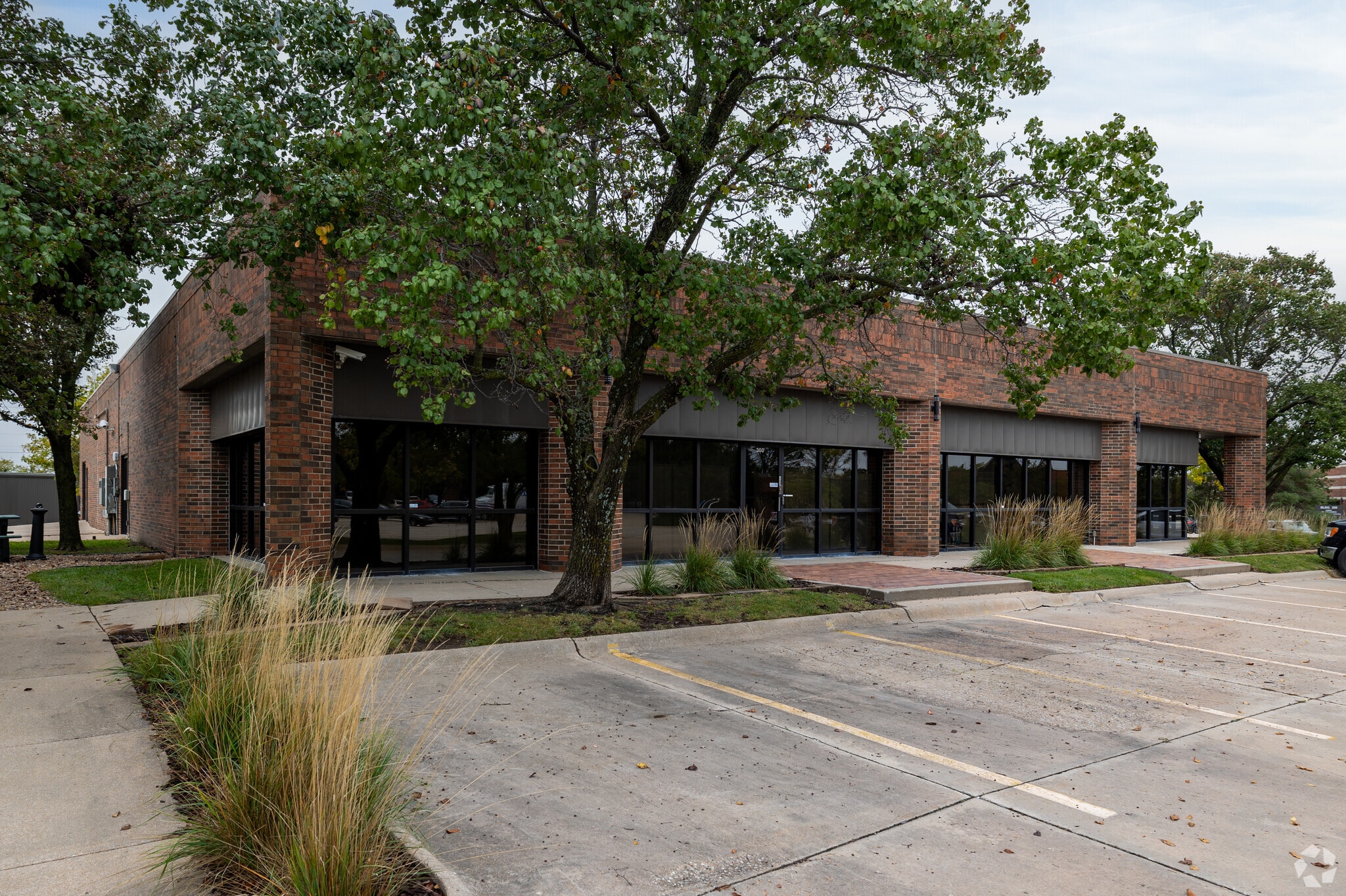3450 N Rock Rd, Wichita, KS for lease Primary Photo- Image 1 of 4