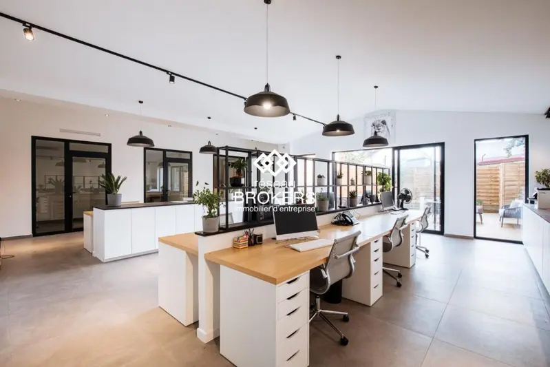 Office in Gagny for sale - Interior Photo - Image 1 of 8