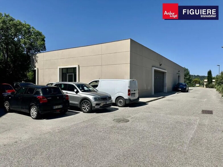 Office in Châteauneuf-le-Rouge for lease - Building Photo - Image 1 of 3