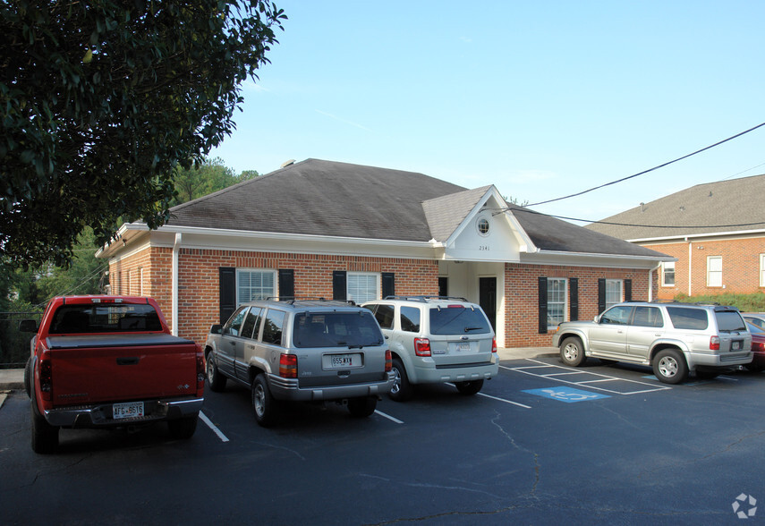 2341 Lawrenceville Hwy, Decatur, GA for lease - Building Photo - Image 3 of 4