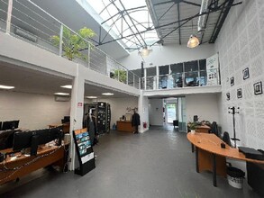 Office in Nanterre for lease Interior Photo- Image 2 of 5