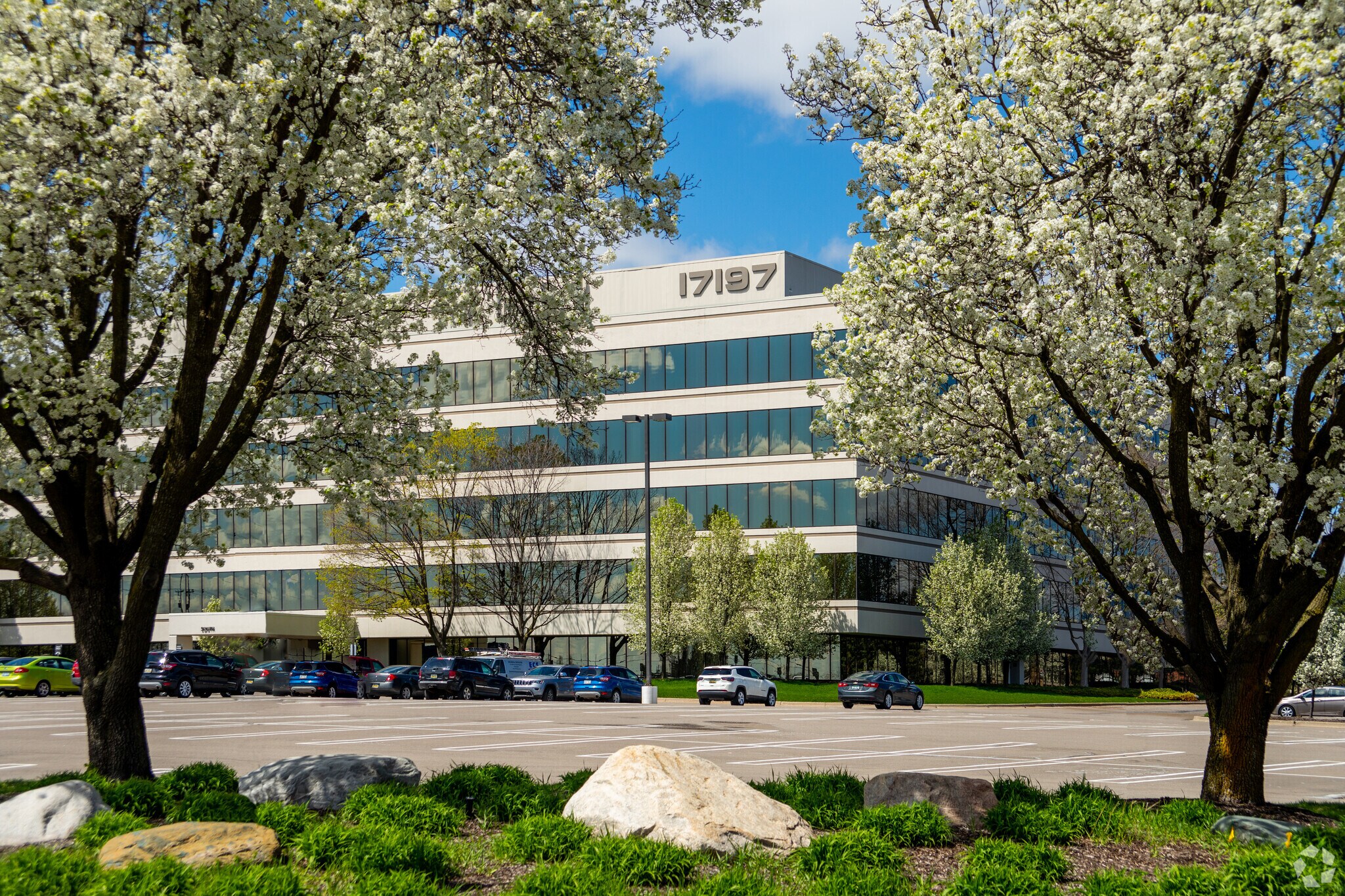 17177 N Laurel Park Dr, Livonia, MI 48152 Regus Laurel Office Park