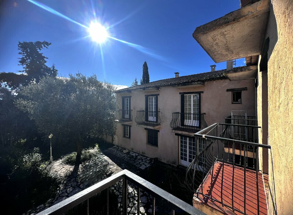Flex in Antibes for sale Building Photo- Image 1 of 9