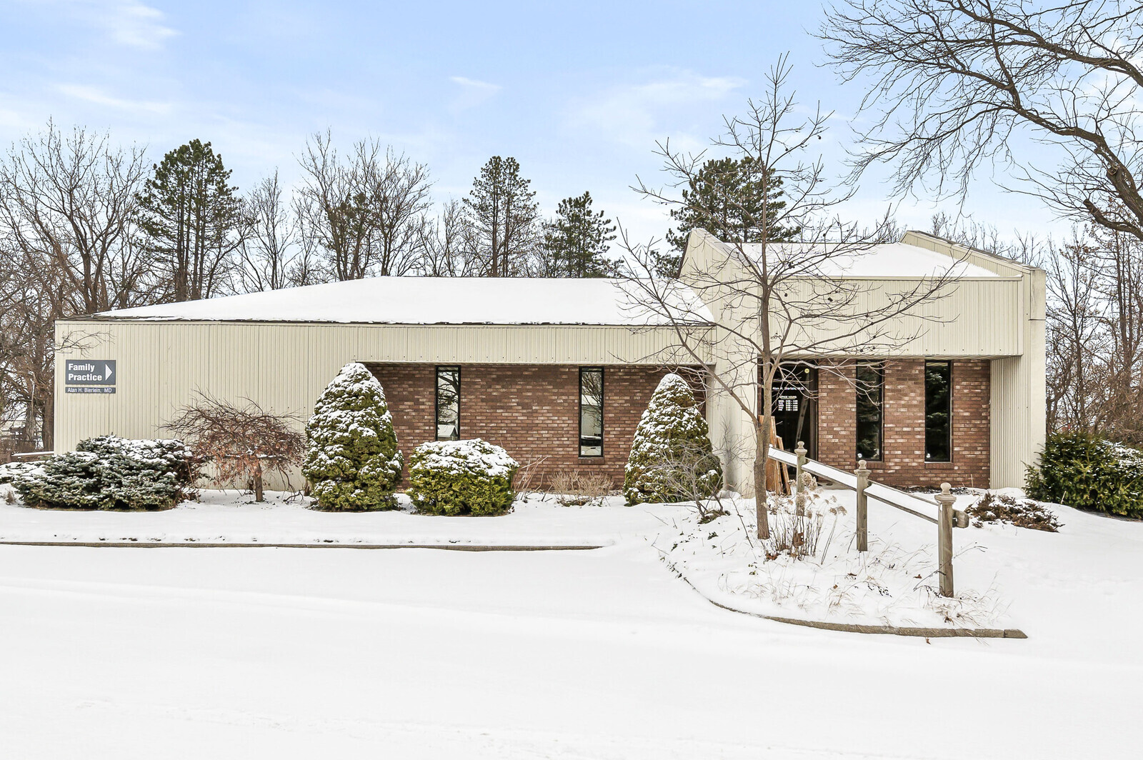 220 Bloomingdale Dr, Bristol, IN for sale Building Photo- Image 1 of 19