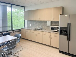 2900 Charlevoix Dr SE, Grand Rapids, MI for lease Interior Photo- Image 2 of 4