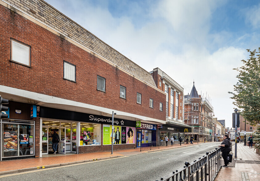 34-38 Regent St, Wrexham for lease - Building Photo - Image 2 of 4