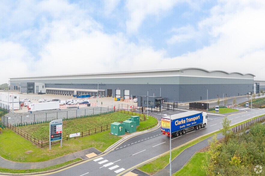 10 Nasmyth Rd, Daventry for sale - Primary Photo - Image 1 of 1