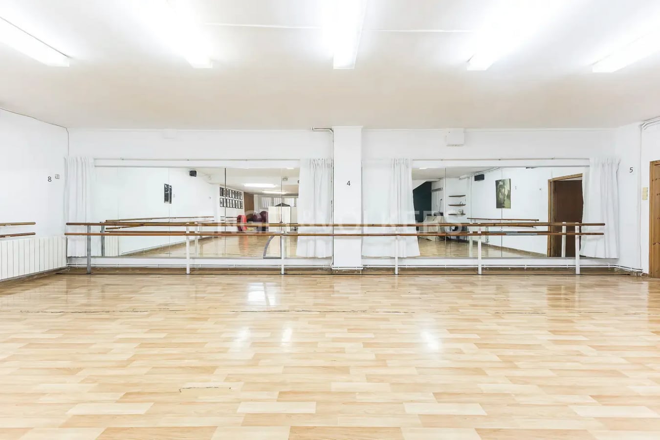 Barcelona, BAR 08023 - Unit 7 -  - Interior Photo - Image 1 of 10