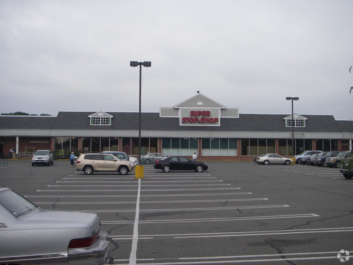161225 N Main St, Sayville, NY 11782 Stop & Shop Supermarkets