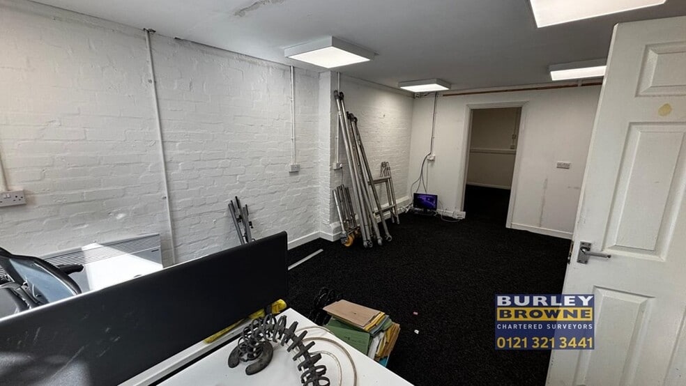 Unit 3, 17 Reddicap, Sutton Coldfield for sale - Interior Photo - Image 3 of 11