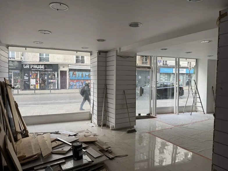 Retail in Paris for lease - Building Photo - Image 2 of 8
