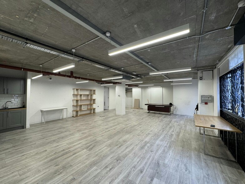 Pratt Mews, London for lease - Interior Photo - Image 2 of 6