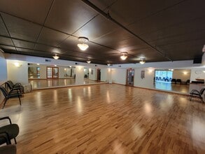 21415 W Greenfield Ave, New Berlin, WI for lease Interior Photo- Image 1 of 2