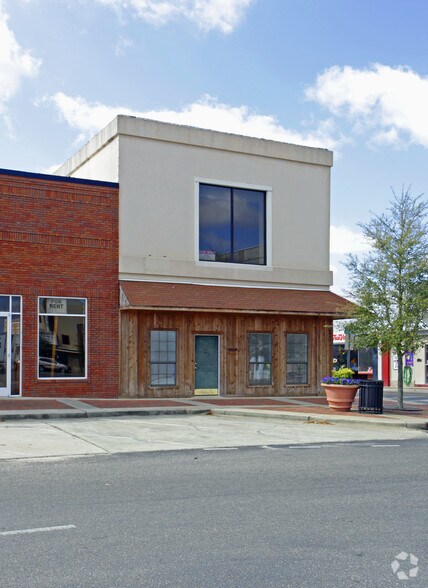 25 S Court Sq Andalusia AL 36420 LoopNet