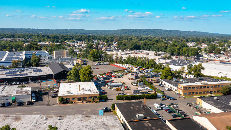 2461 Iorio St, Union, NJ for lease - Building Photo - Image 1 of 3