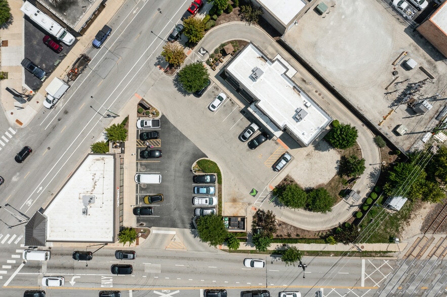 6330 N Northwest Hwy, Chicago, IL for sale - Building Photo - Image 3 of 6