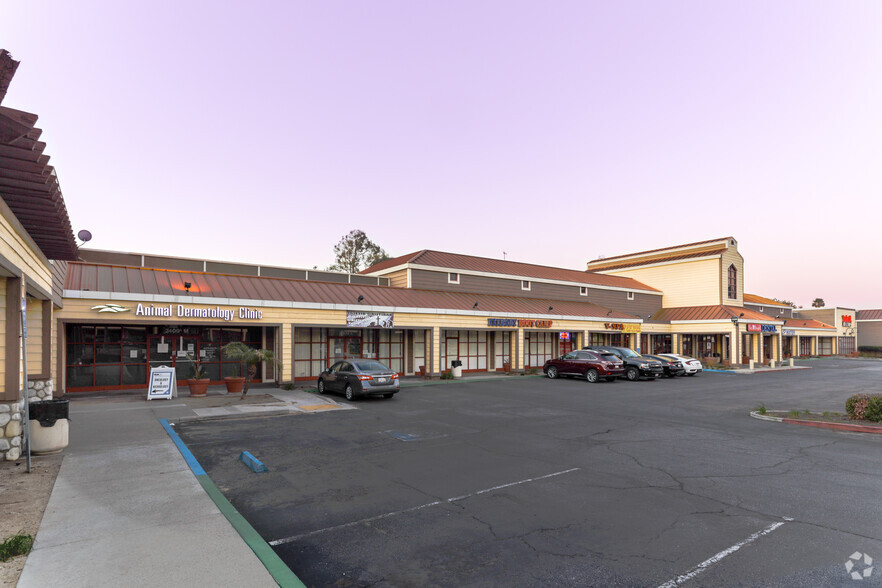 2401-2455 S Vineyard Ave, Ontario, CA for lease - Building Photo - Image 3 of 5