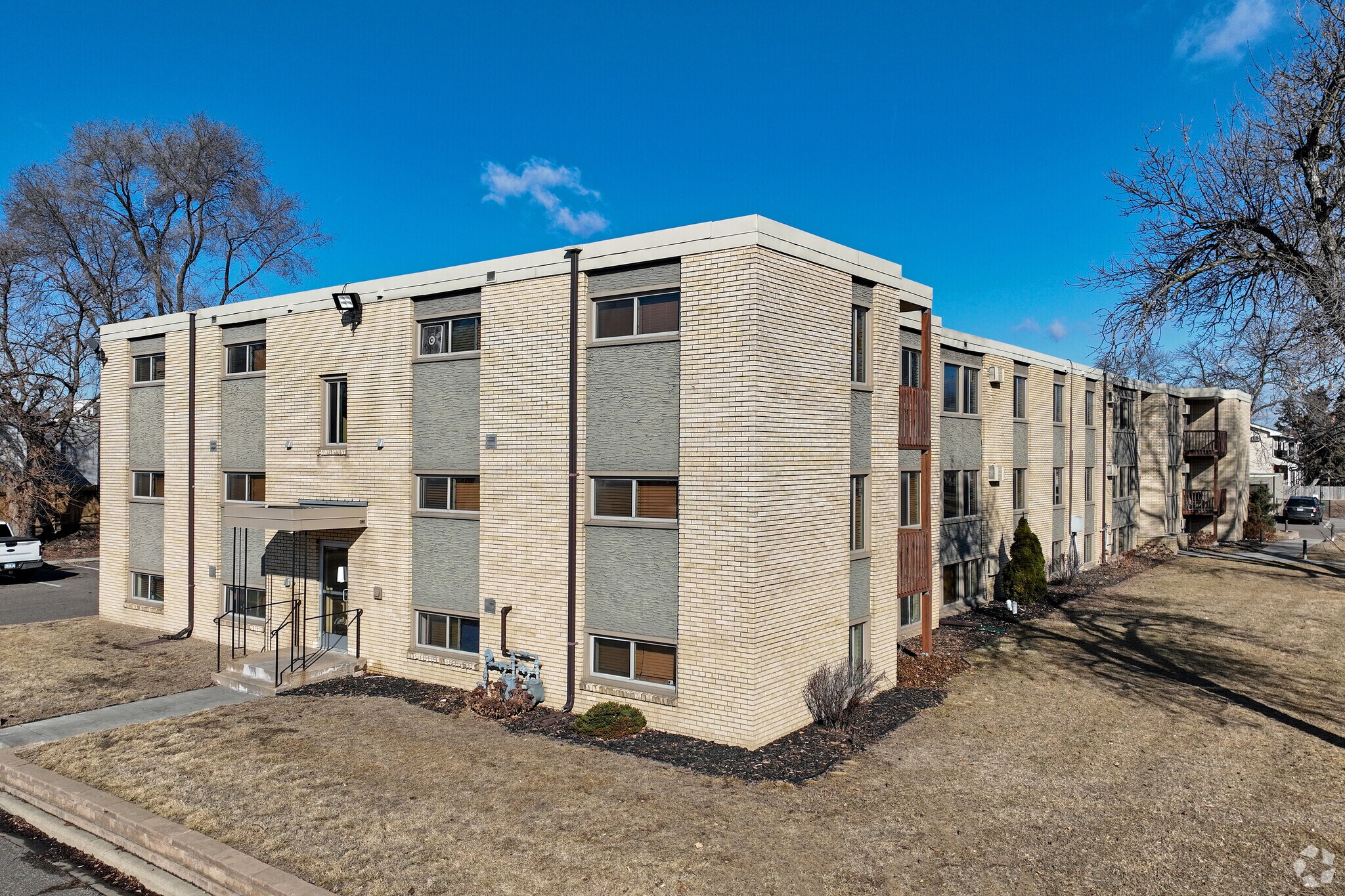 6101 Beard Ave N, Brooklyn Center, MN for sale Primary Photo- Image 1 of 1