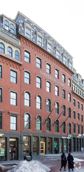 100 City Hall Plz, Boston, MA for lease - Building Photo - Image 2 of 9