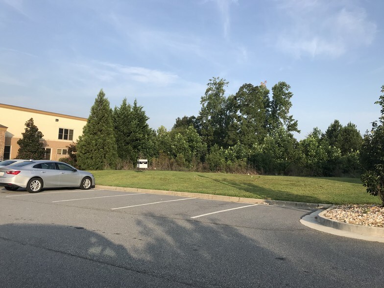 Cedarcrest Rd, Acworth, GA 30101 Shops at Cedarcrest POinte