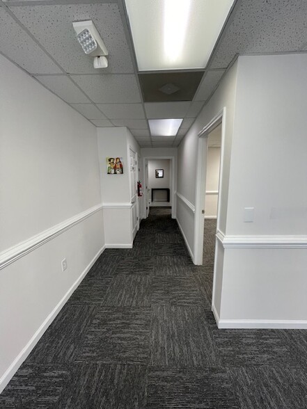 1013 Bullard Ct, Raleigh, NC for lease - Building Photo - Image 3 of 9