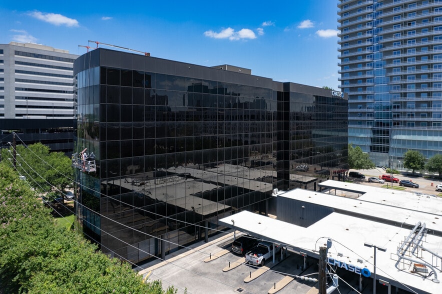 2900 Weslayan St, Houston, TX for lease - Building Photo - Image 3 of 19