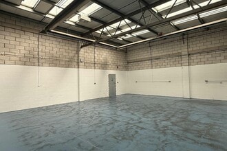 1-17 Kembrey Park, Swindon for lease Interior Photo- Image 2 of 5