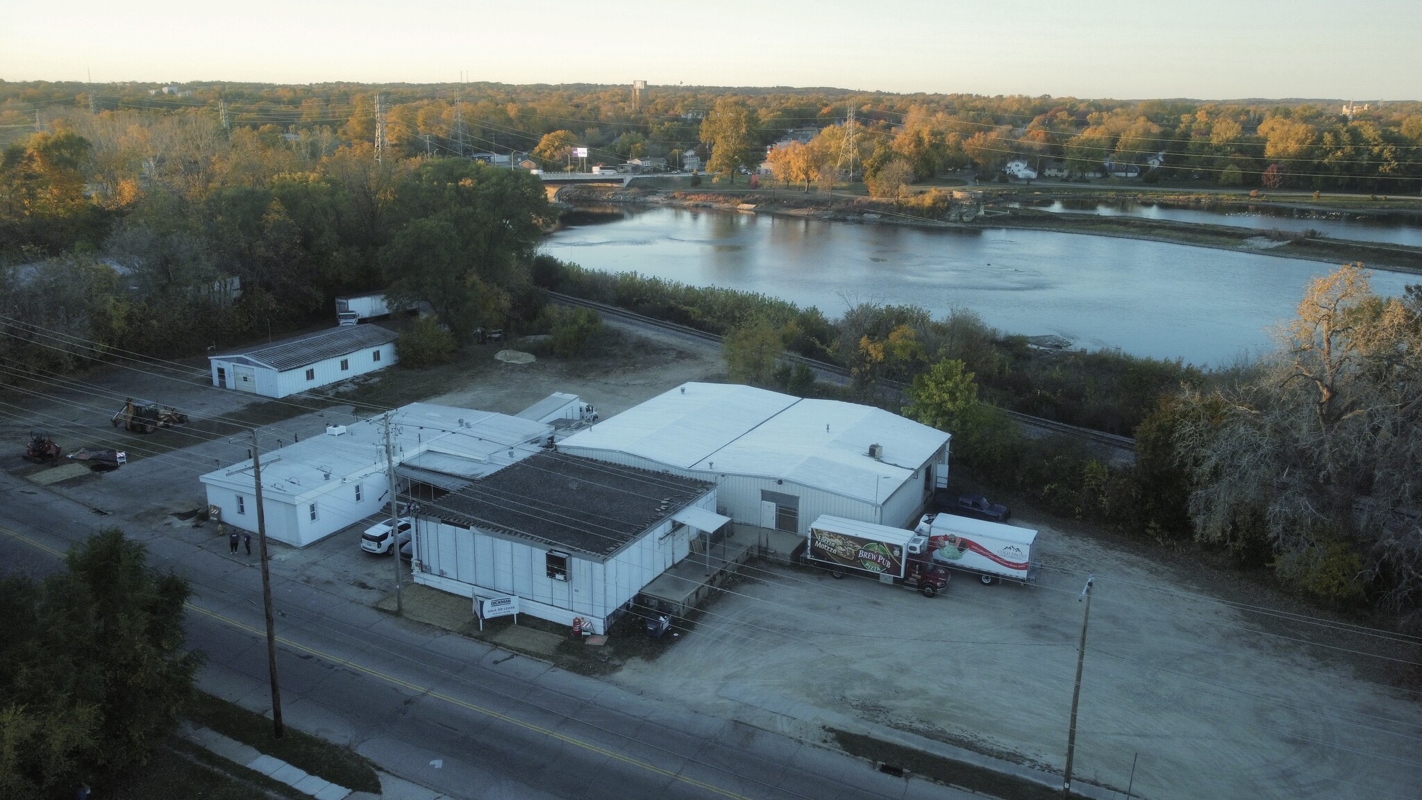 824 W Delavan Dr, Janesville, WI for sale Building Photo- Image 1 of 33