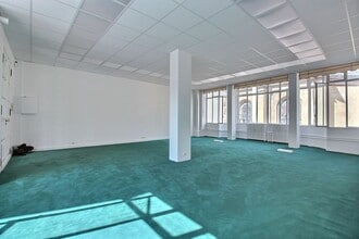 12 Rue Notre-Dame Des Victoires, Paris for lease Interior Photo- Image 2 of 8