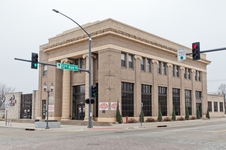1201 3rd St SE, Cedar Rapids, IA for sale - Primary Photo - Image 1 of 1