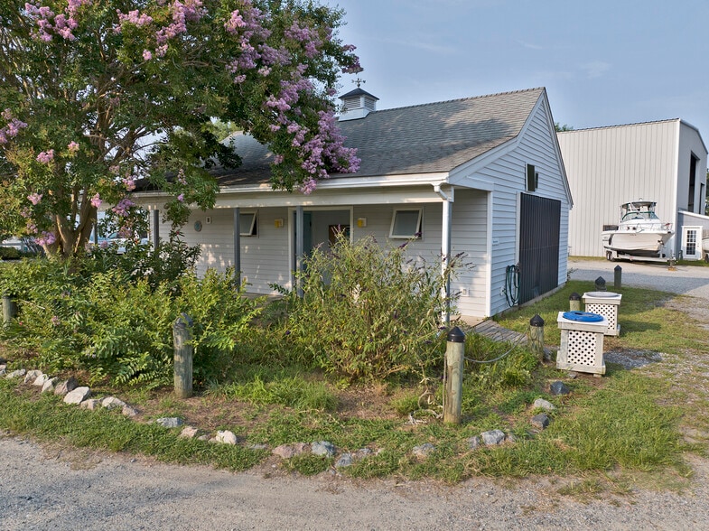989 Smith Point Rd, Reedville, VA for sale - Building Photo - Image 3 of 17