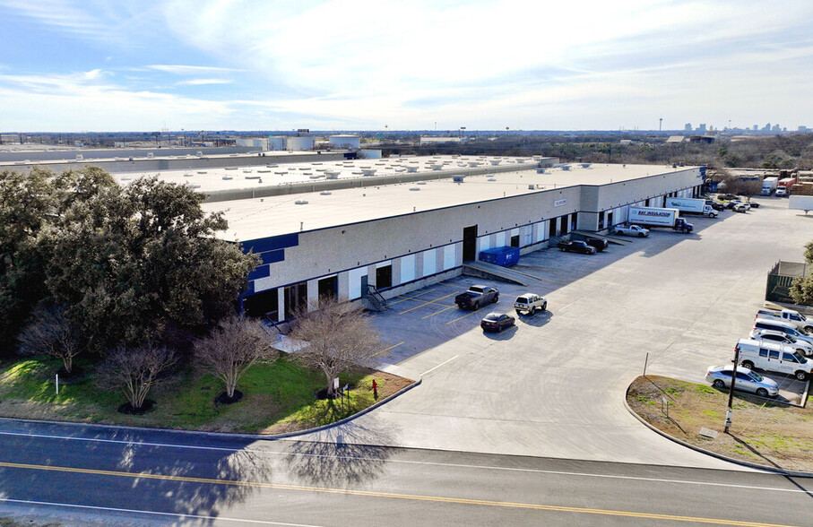 8559 NE Loop 410, San Antonio, TX for lease - Building Photo - Image 1 of 7