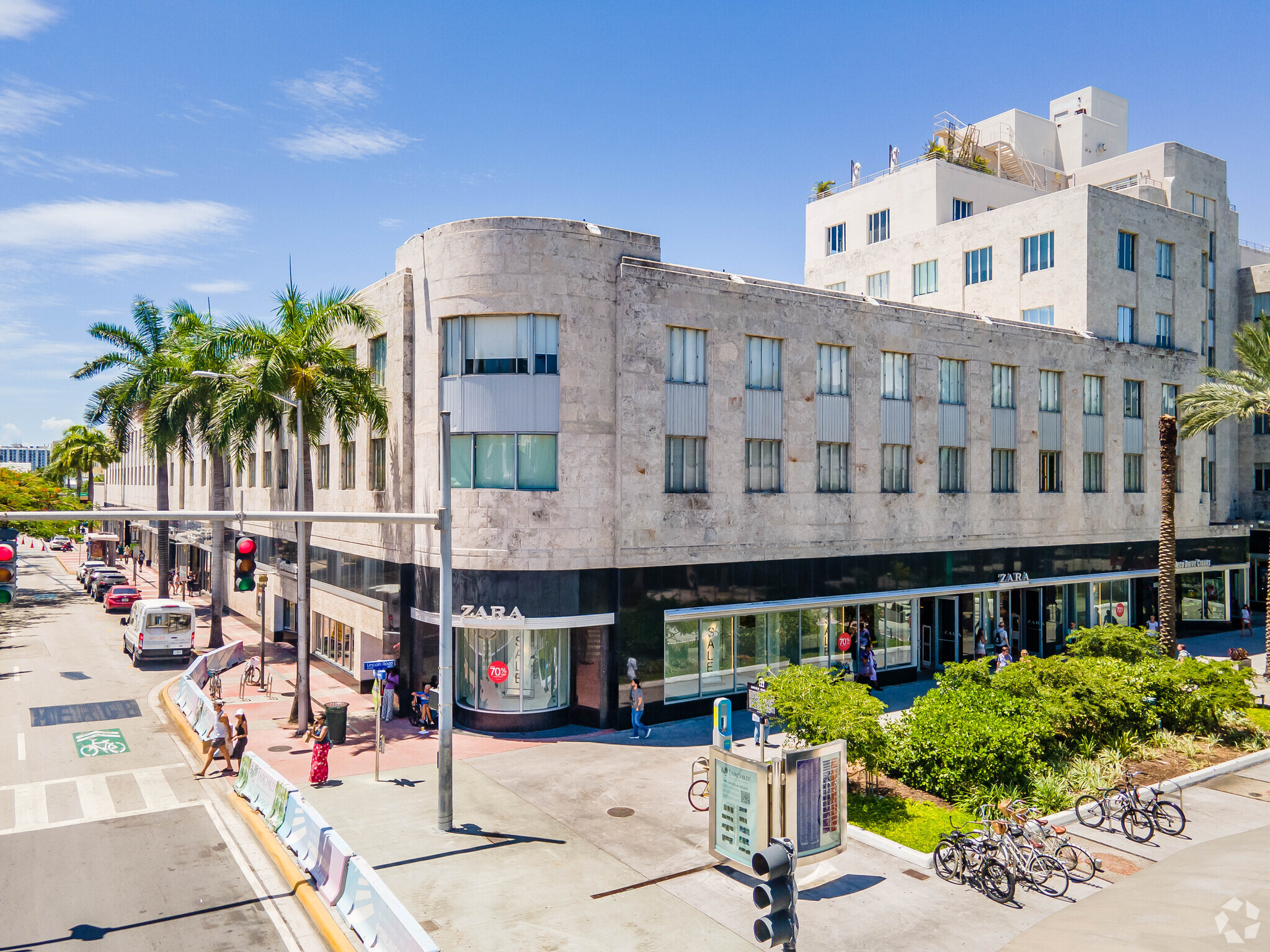 420 Lincoln Rd, Miami Beach, FL for lease Building Photo- Image 1 of 71