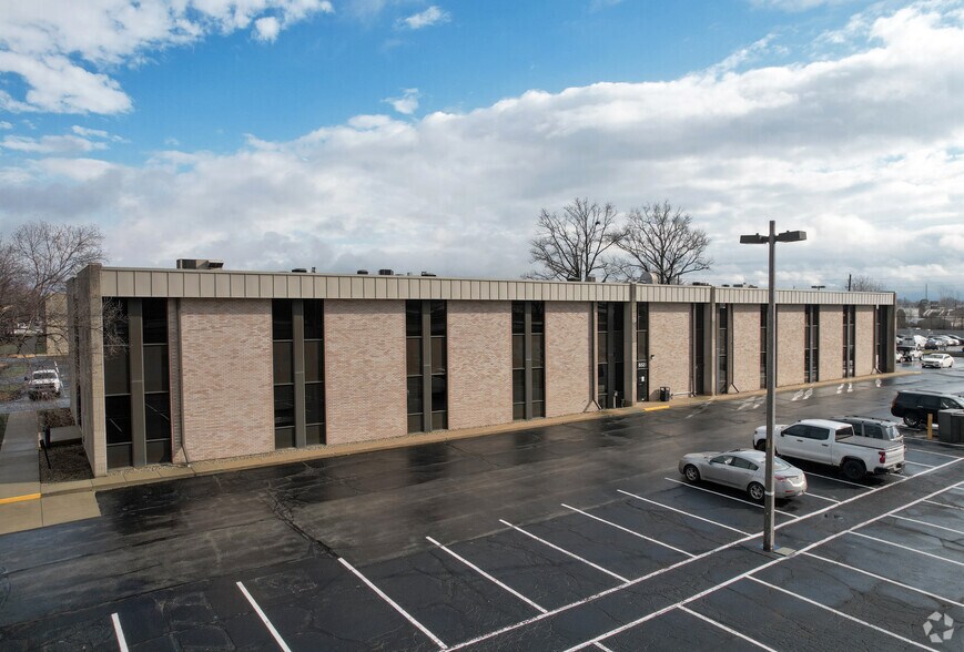 6525 E 82nd St, Indianapolis, IN for lease - Building Photo - Image 2 of 4