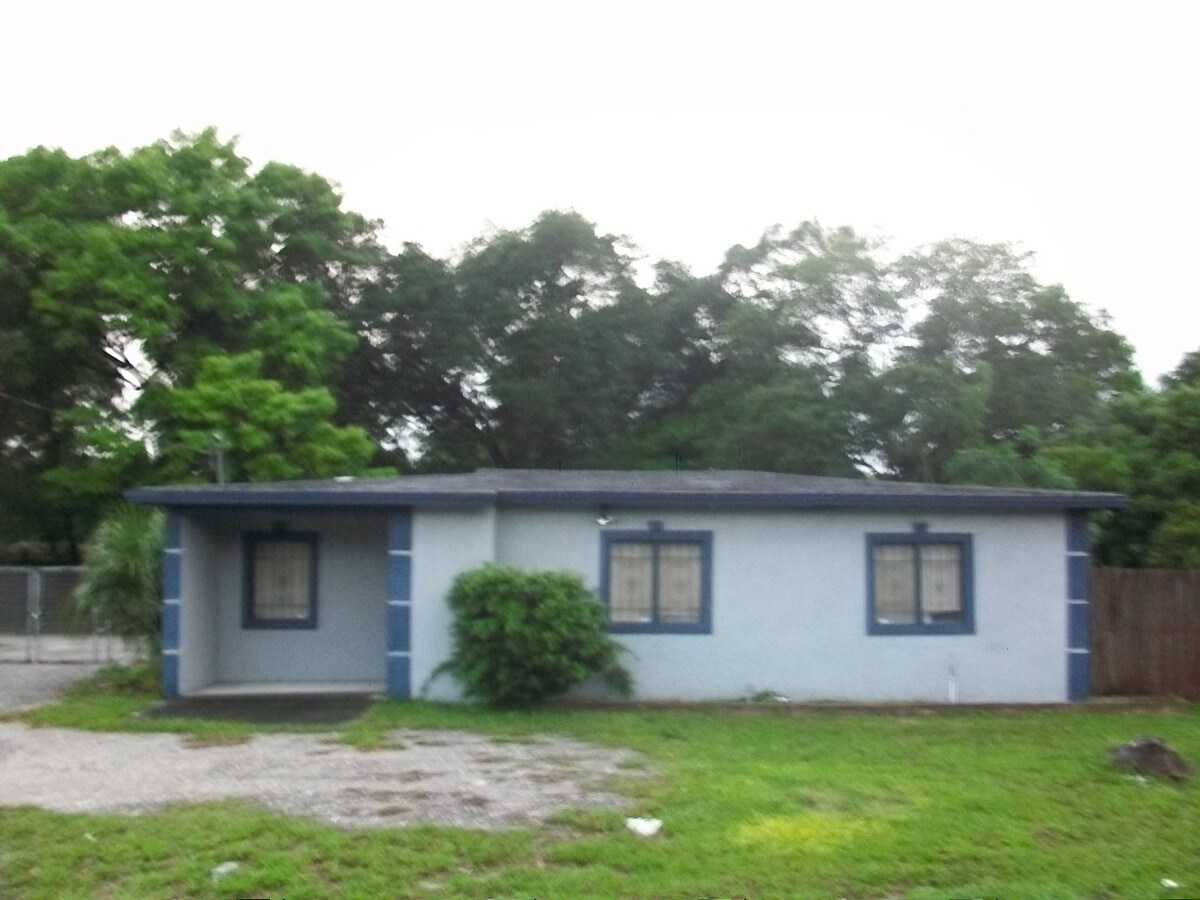 1022 N Pine Hills Rd, Orlando, FL 32808