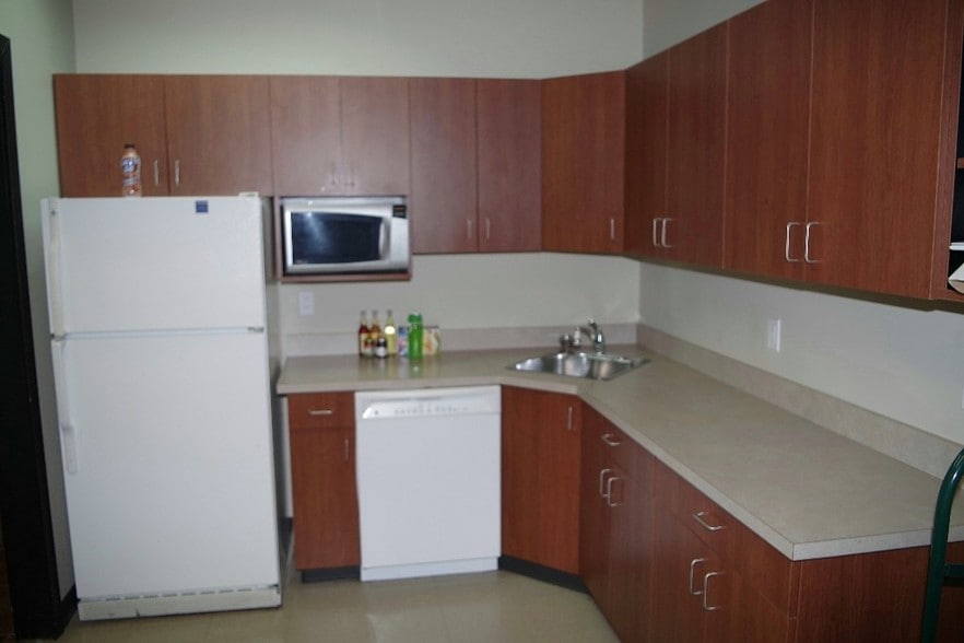 264 Midpark Way SE, Calgary, AB for lease - Interior Photo - Image 2 of 44