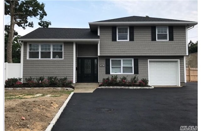 248 E Main St, East Islip, NY for sale - Primary Photo - Image 1 of 1