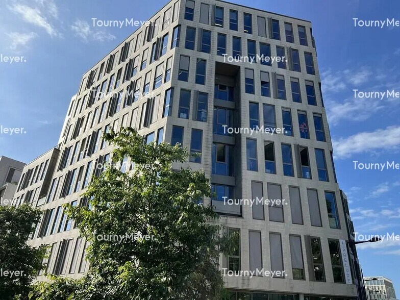 Office in Bordeaux for lease - Building Photo - Image 2 of 12