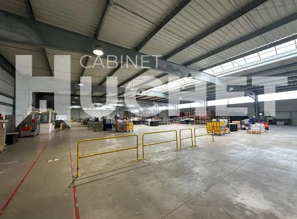 Flex in Carpiquet for lease Interior Photo- Image 1 of 3