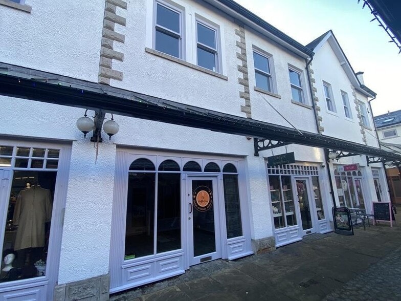 21-23 Stricklandgate, Kendal for lease - Building Photo - Image 2 of 5