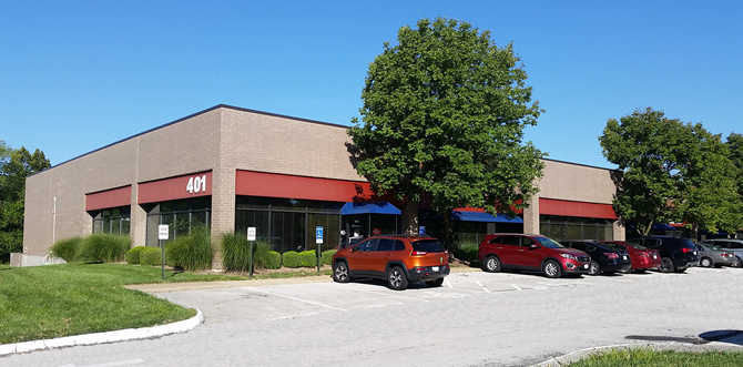 401-445 Sovereign Ct, Ballwin, MO for lease Building Photo- Image 1 of 2