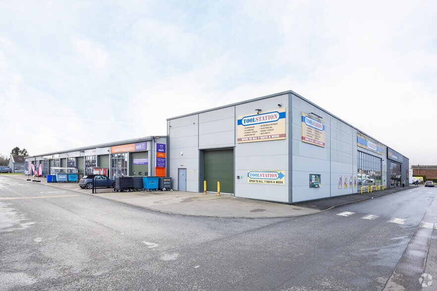 Peartree Rd, Stanway for lease - Primary Photo - Image 2 of 13