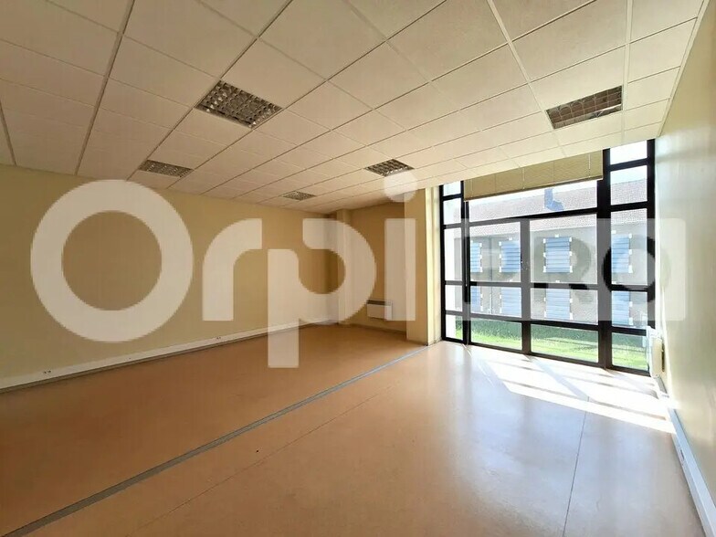 Office in Soissons for lease - Interior Photo - Image 3 of 4