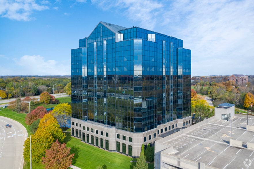 2150 E Lake Cook Rd, Buffalo Grove, IL for lease - Building Photo - Image 2 of 47