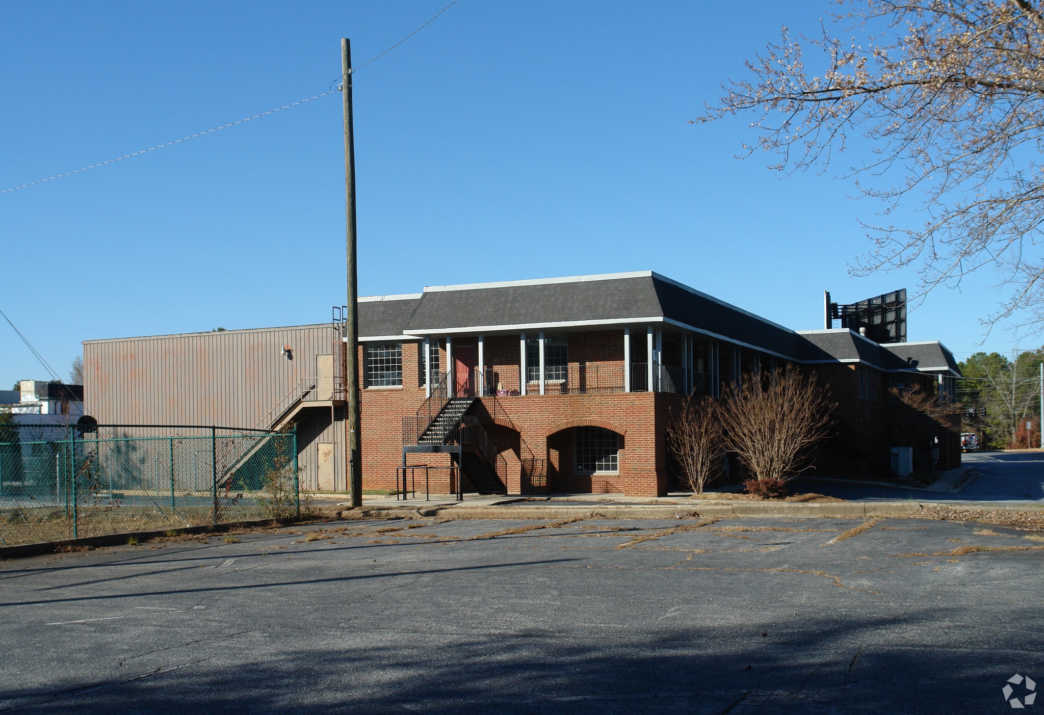 5895 Memorial Dr - Walmart-anchored pad