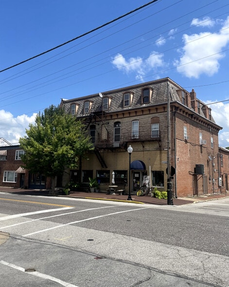 900 N 2nd St, Saint Charles, MO for sale - Building Photo - Image 2 of 7