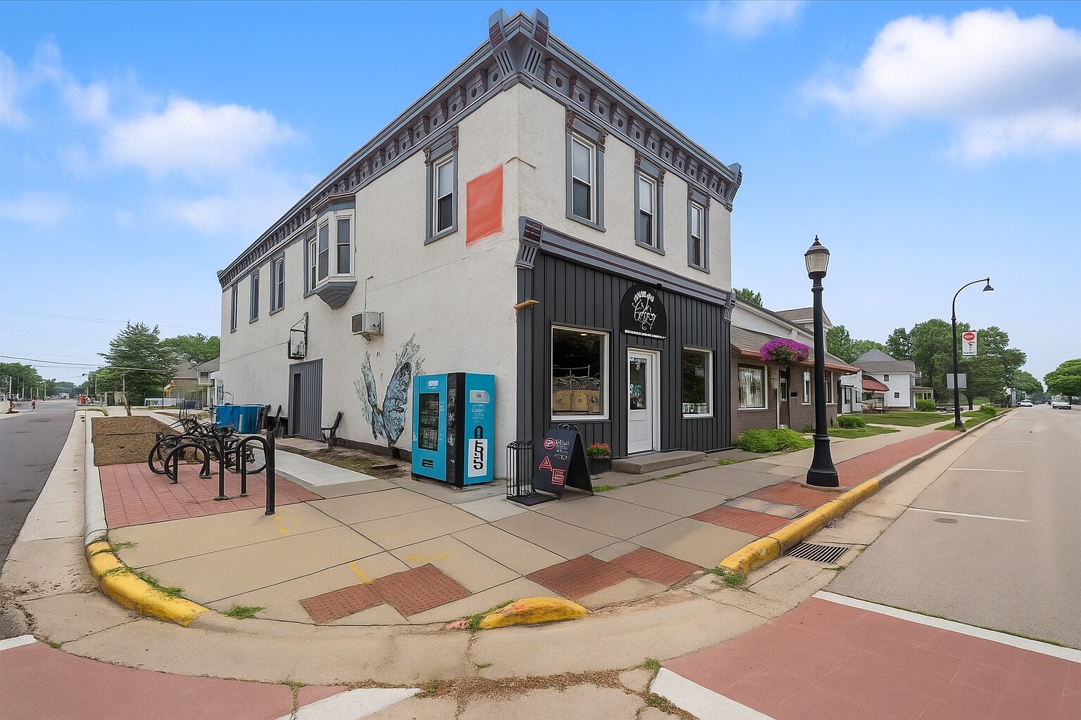 200 & 204 W Main St, Waunakee, WI for sale Building Photo- Image 1 of 36